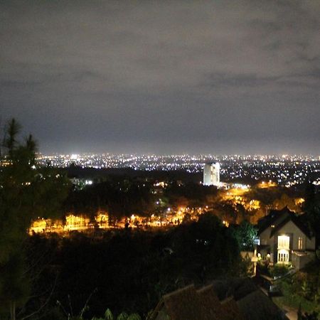 De Bukit Dago Villa Бандунг Екстериор снимка